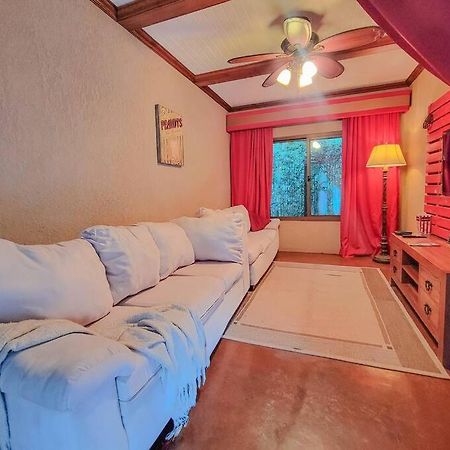 Vive Utila - Bed & Breakfast Екстериор снимка